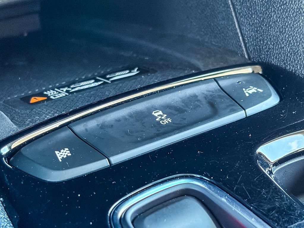 Used 2023 Chevrolet Bolt LT w/ Infotainment Package FWD image 28