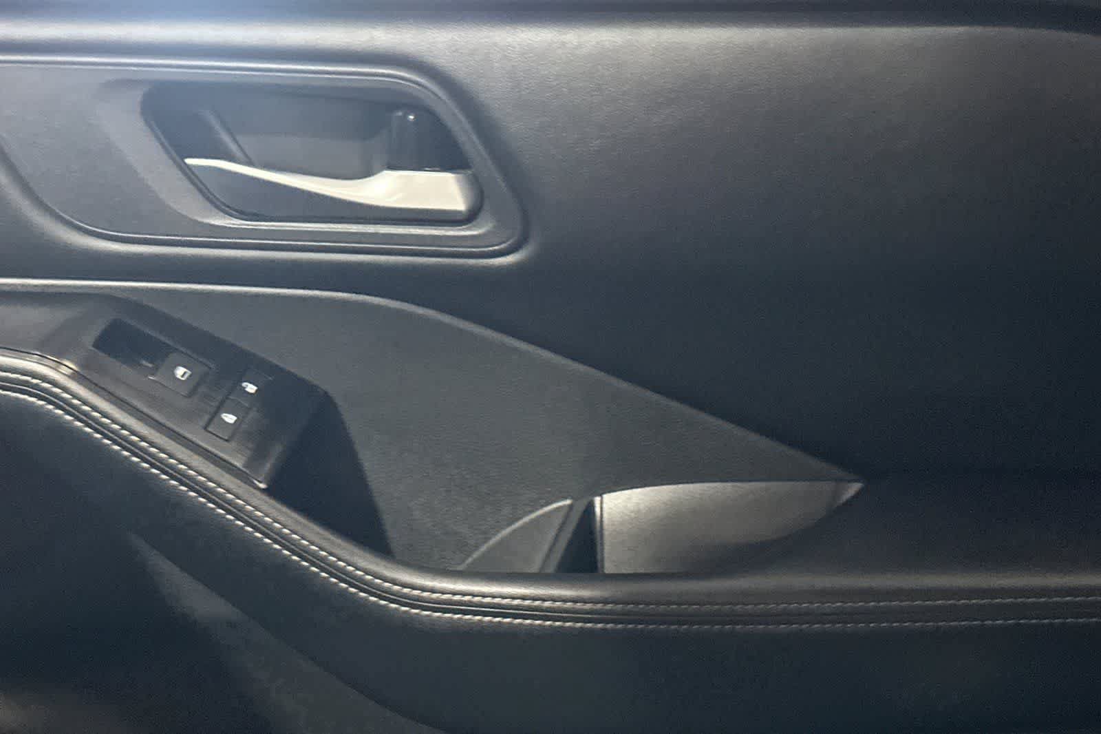 Certified 2025 Nissan Rogue SV FWD image 19
