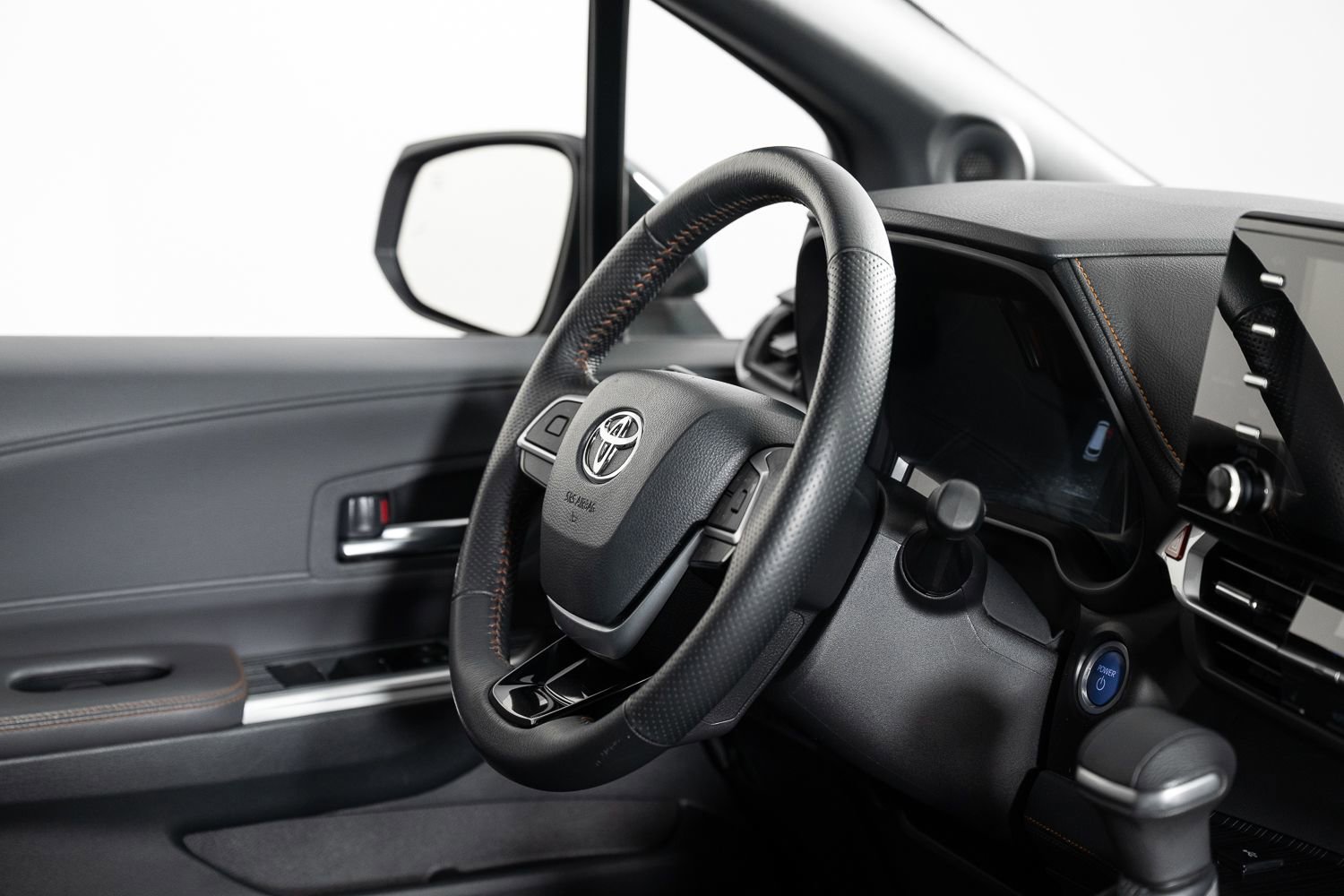 Used 2022 Toyota Sienna XSE image 27