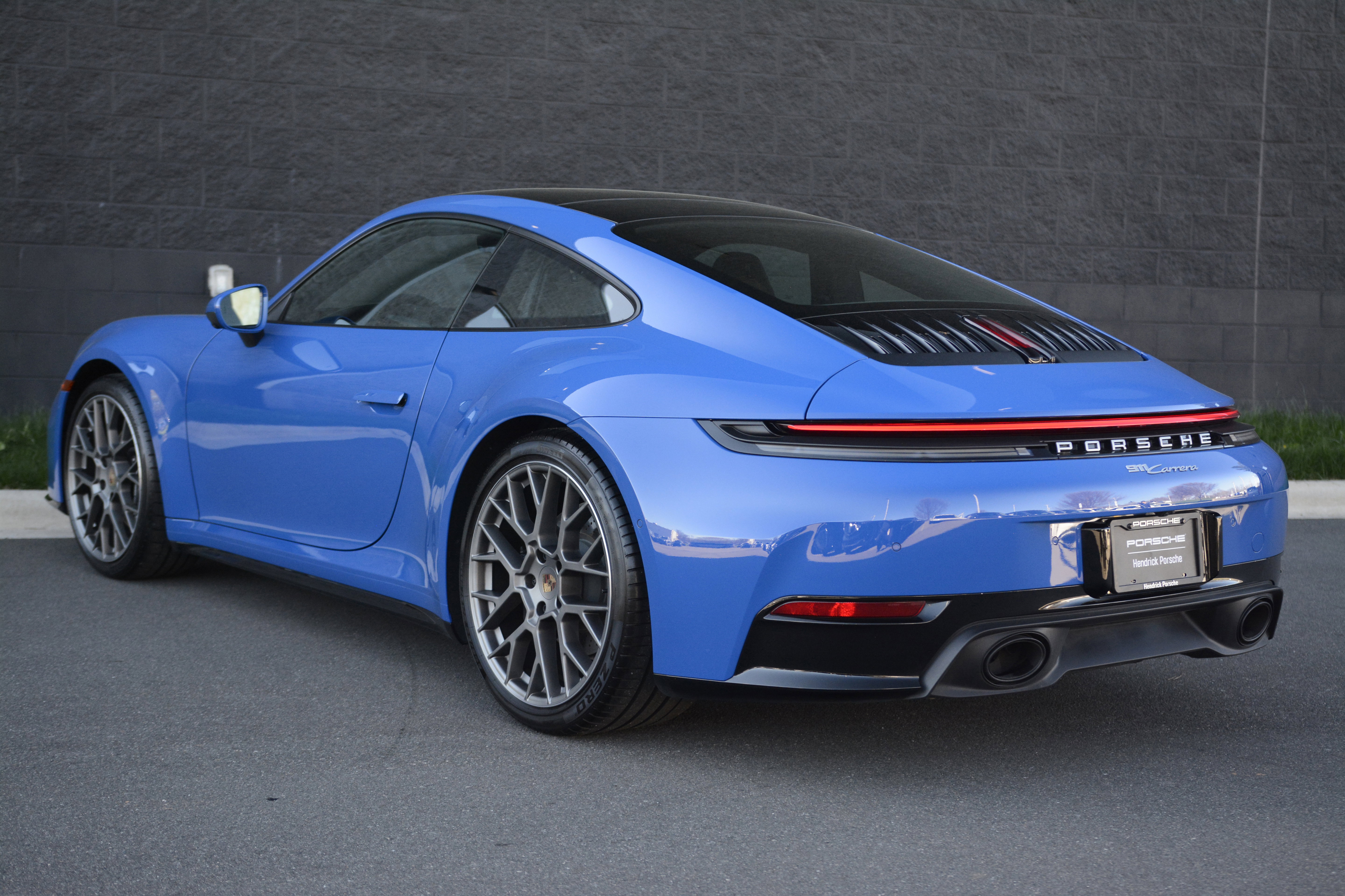 Certified 2025 Porsche 911 Carrera RWD image 3