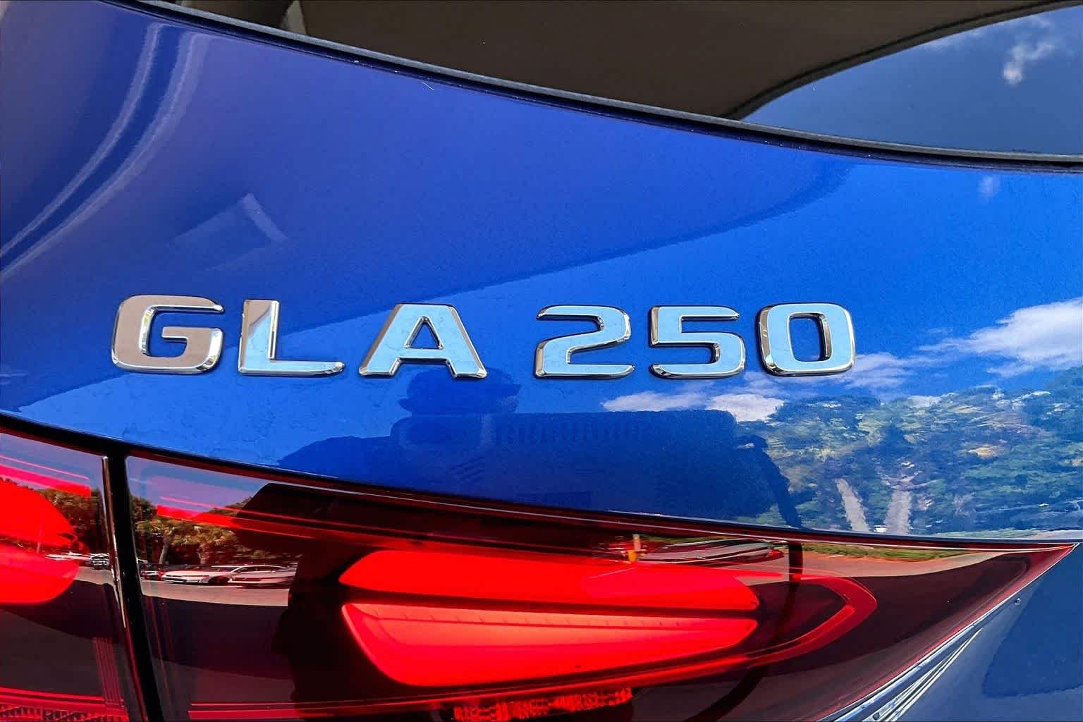 Certified 2025 Mercedes-Benz GLA 250 image 10