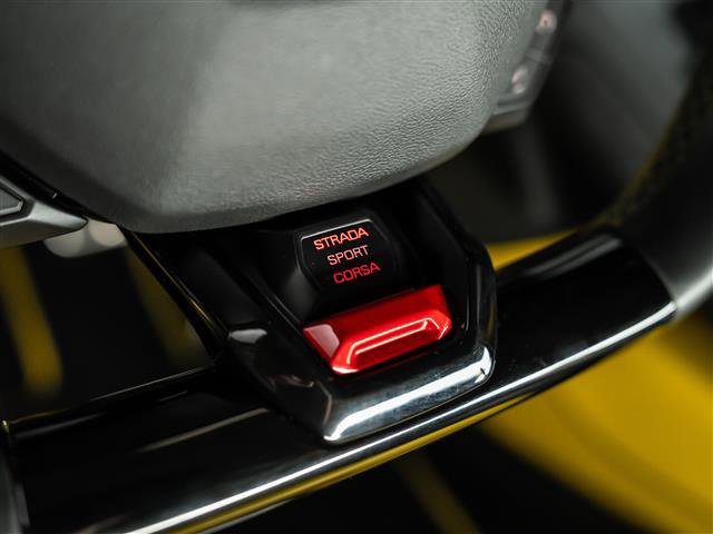 Used 2020 Lamborghini Huracan EVO image 19