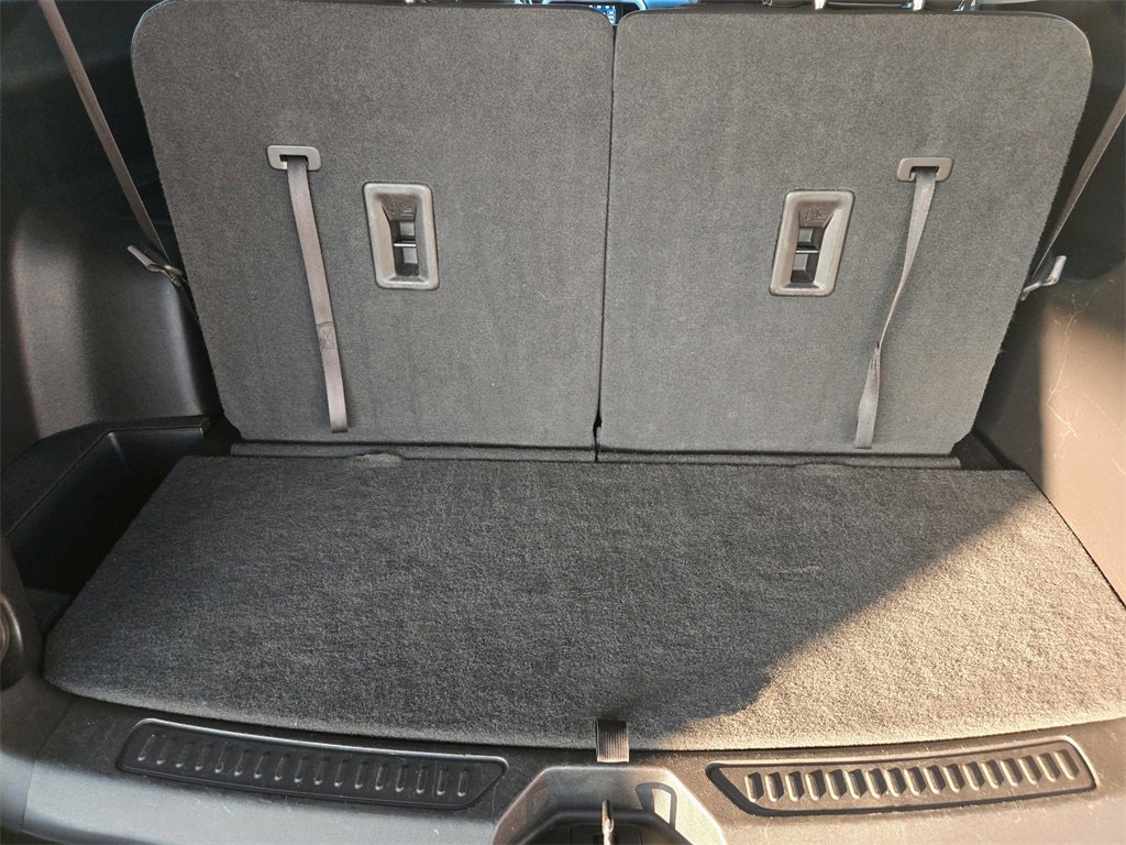 Used 2023 GMC Acadia SLT image 32