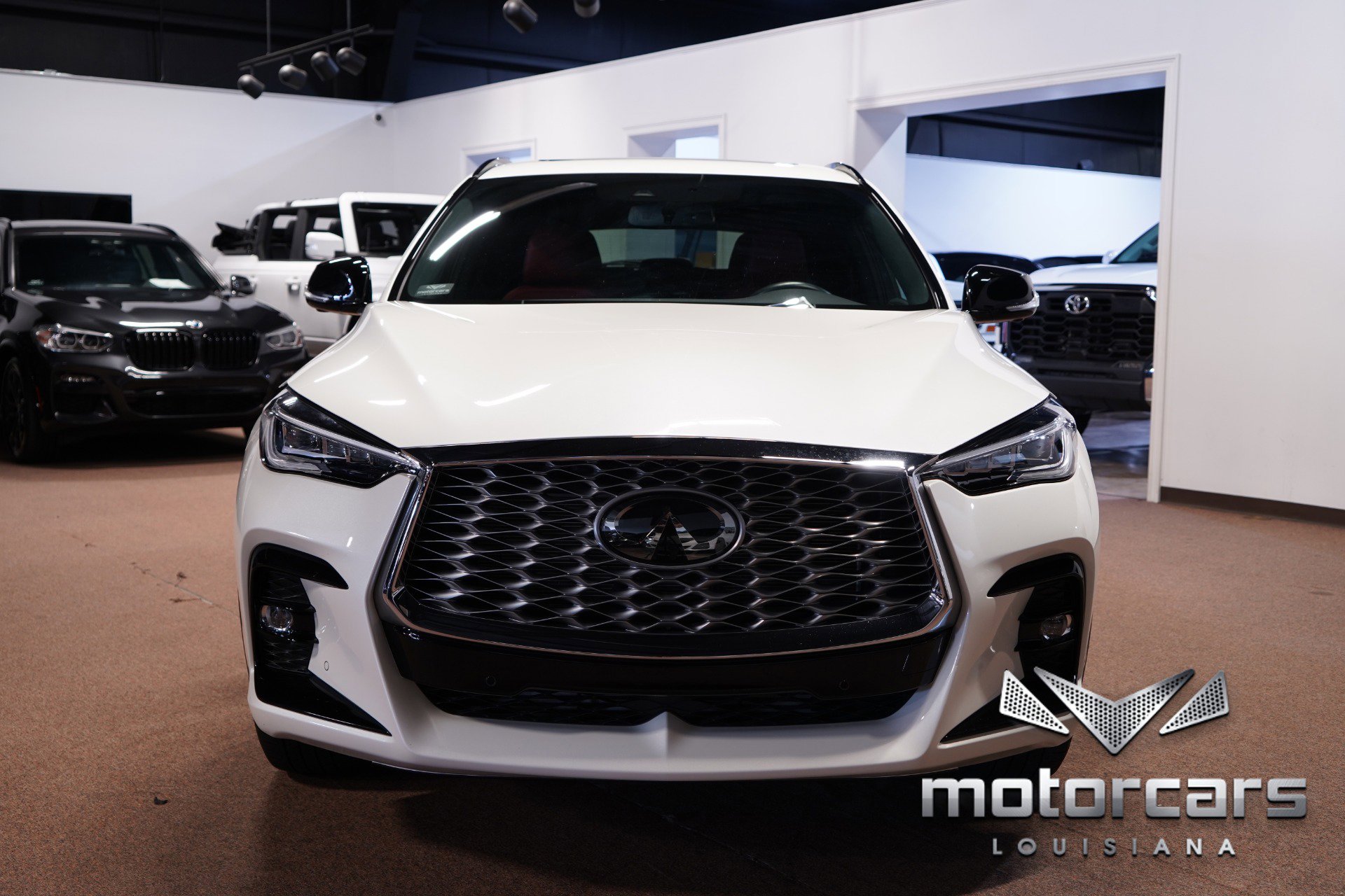 Used 2023 INFINITI QX55 Sensory image 2