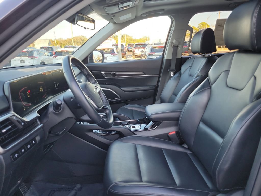 Used 2025 Kia Telluride S image 27