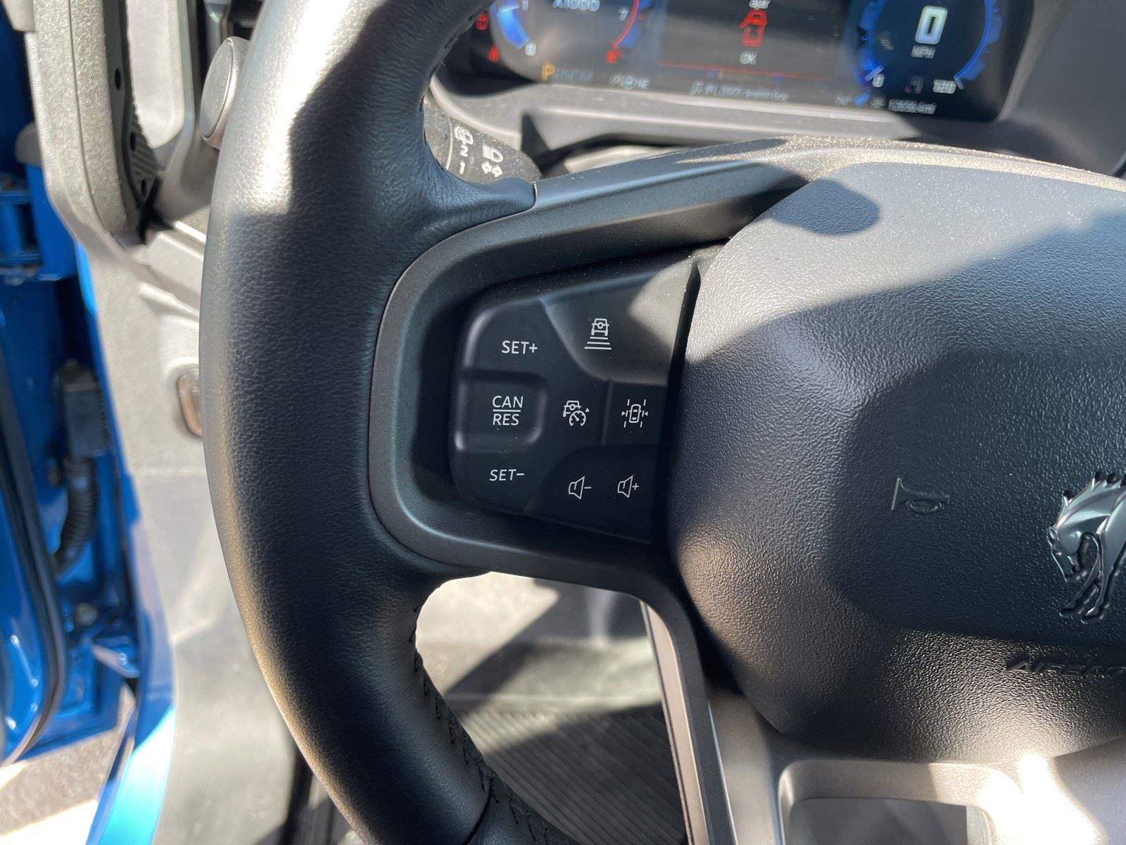 Used 2025 Ford Bronco Badlands image 13