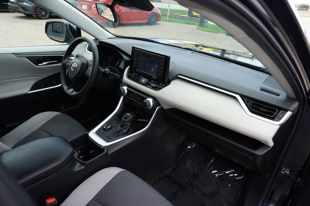 Used 2022 Toyota RAV4 XLE image 27