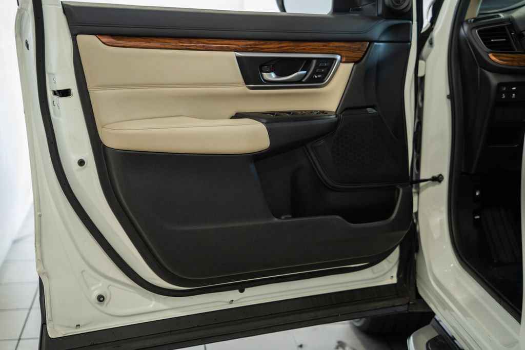 Used 2018 Honda CR-V Touring image 38