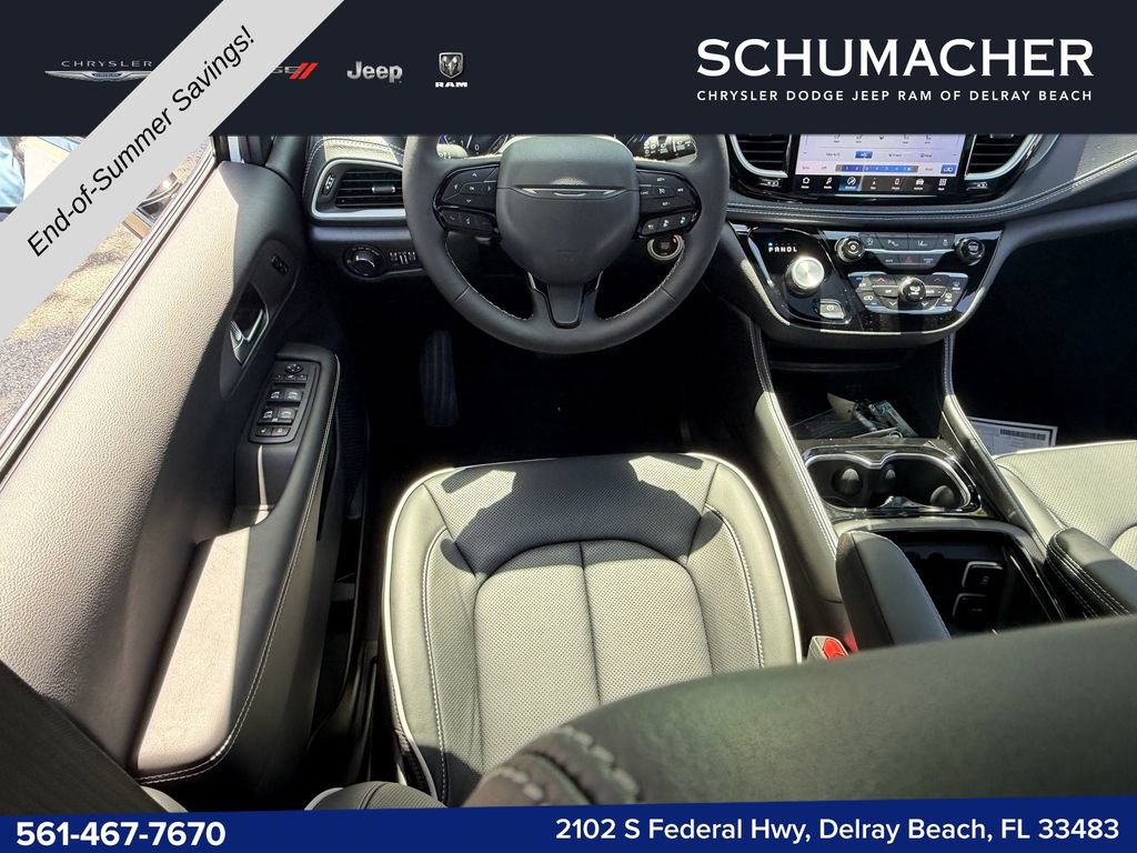 New 2027 Chrysler Pacifica Limited FWD image 14