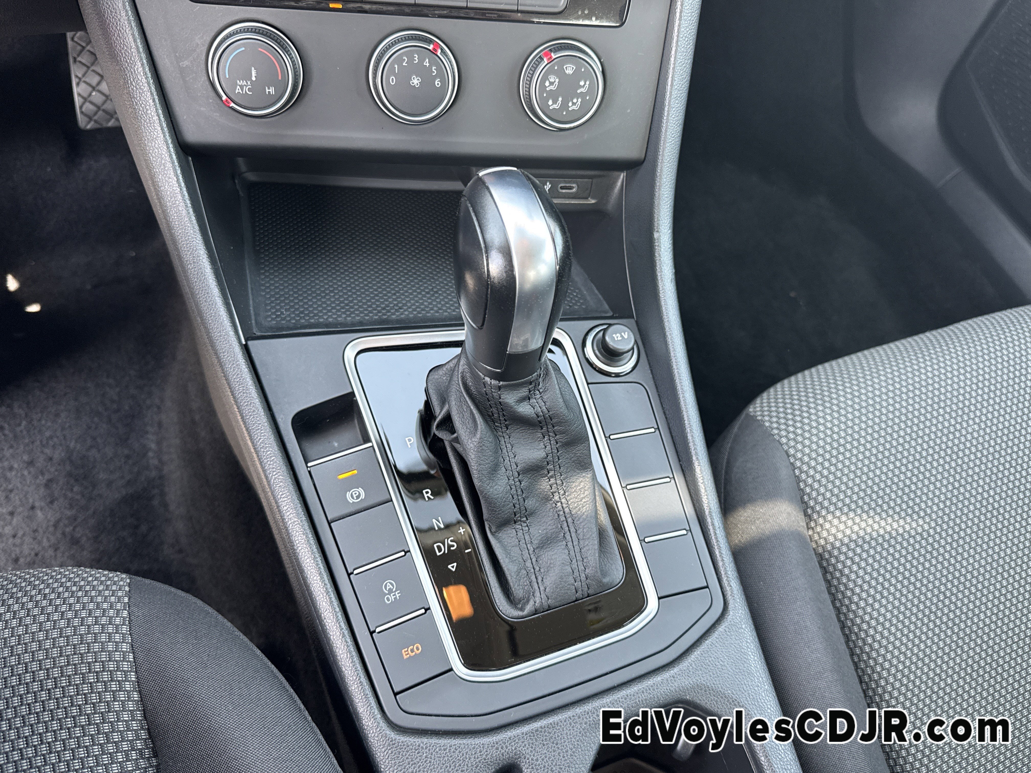 Used 2020 Volkswagen Jetta S w/ Driver Assistance Package image 35