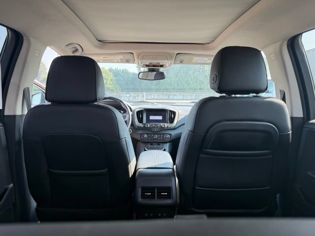 Used 2018 GMC Terrain Denali w/ Advanced Safety Package AWD/4WD image 11