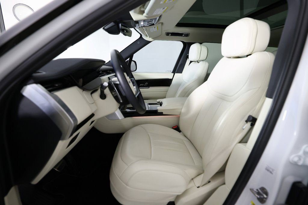 Used 2025 Land Rover Range Rover SE image 15