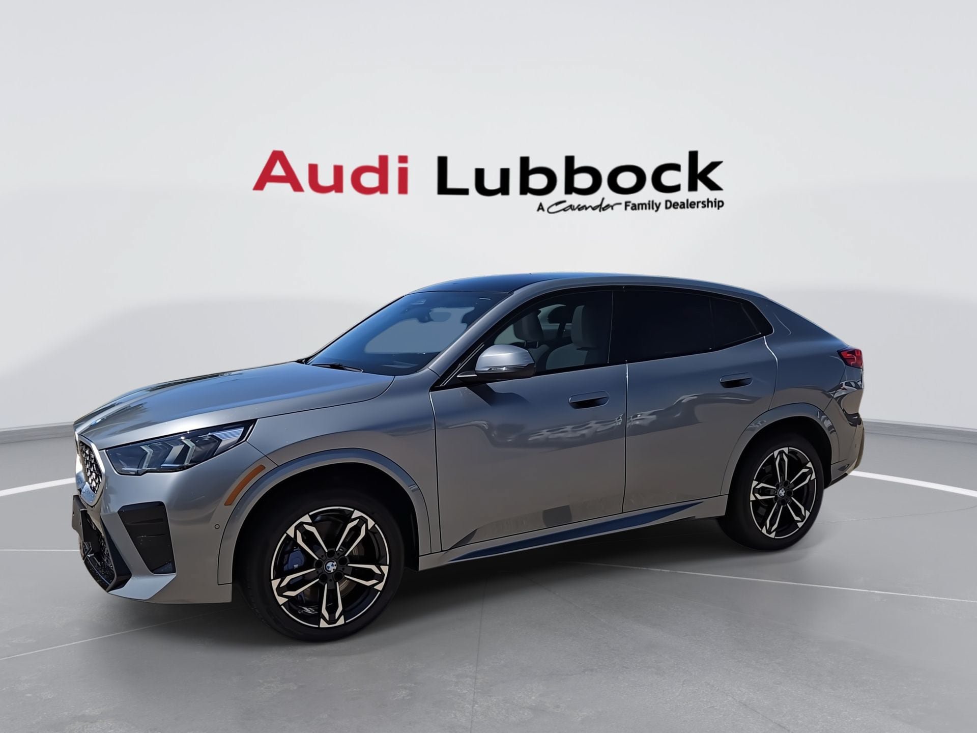 Used 2026 BMW X2 xDrive28i AWD/4WD image 5