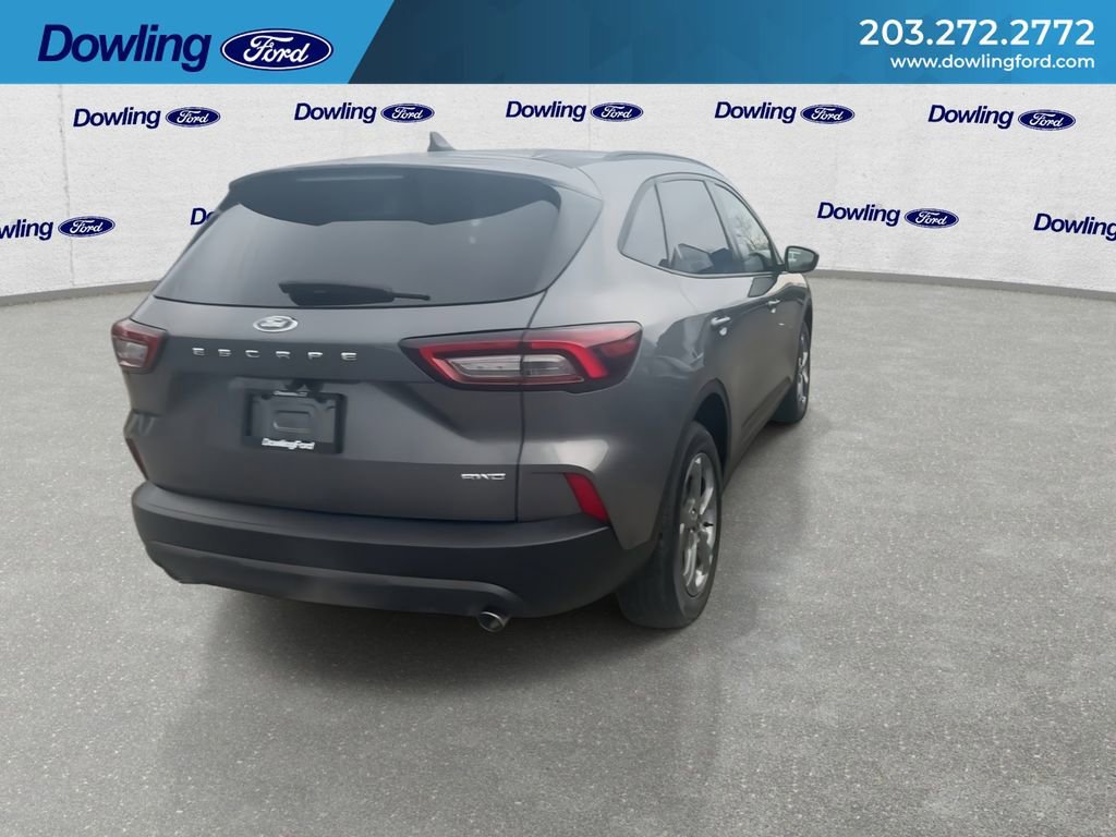 Used 2025 Ford Escape ST-Line Select image 2