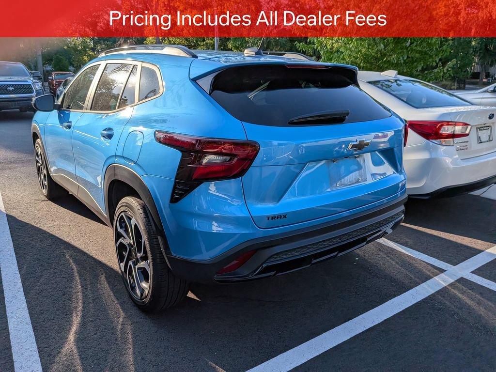 Used 2025 Chevrolet Trax RS w/ Driver Confidence Package FWD image 4