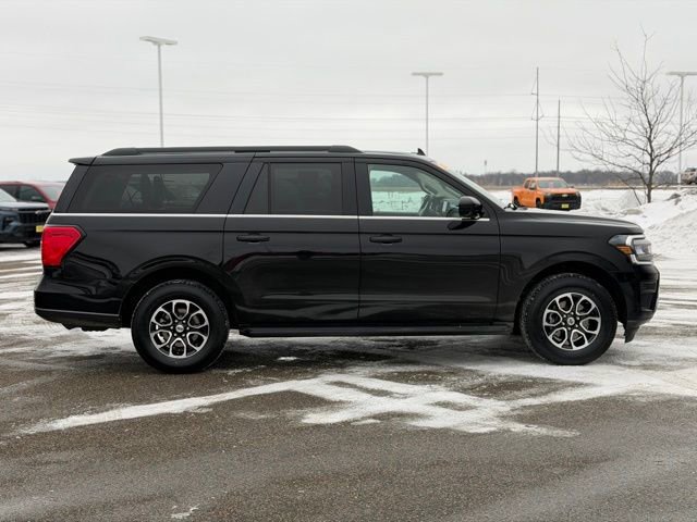 Used 2024 Ford Expedition Max XLT image 5