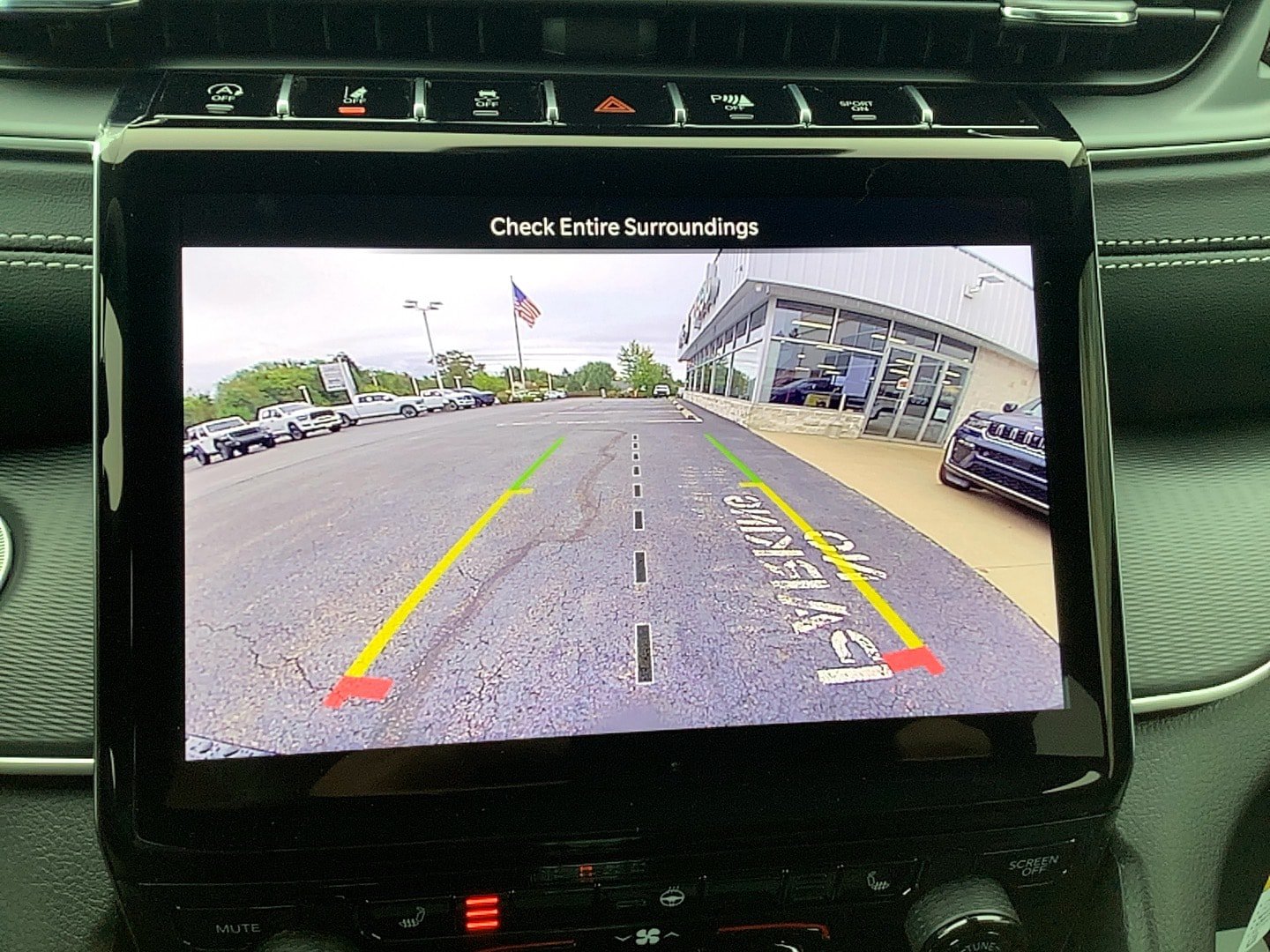 New 2027 Jeep Grand Cherokee Laredo X AWD/4WD image 14