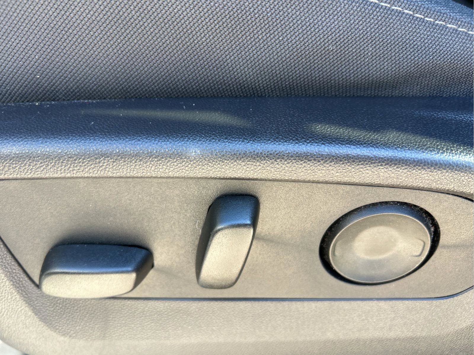 Used 2024 GMC Sierra 1500 Elevation image 28