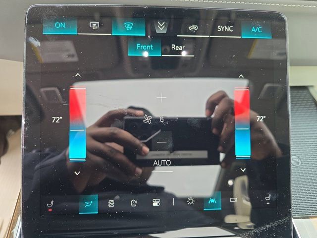 Certified 2025 Cadillac Escalade ESV Sport Platinum image 21