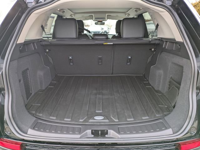 New 2025 Land Rover Discovery Sport S image 16