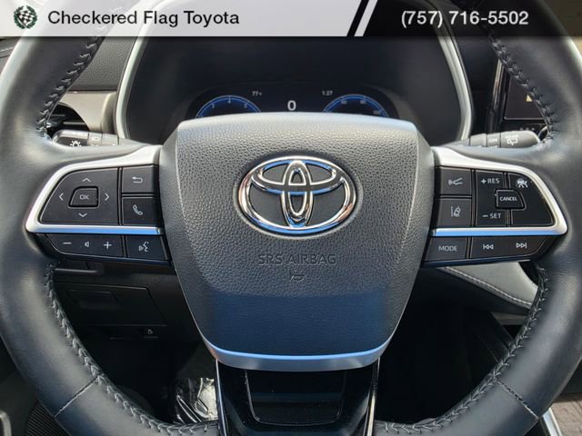 Used 2023 Toyota Highlander Limited image 14