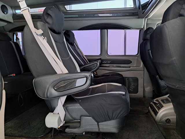 Used 2015 Chevrolet Express 2500 RWD image 22