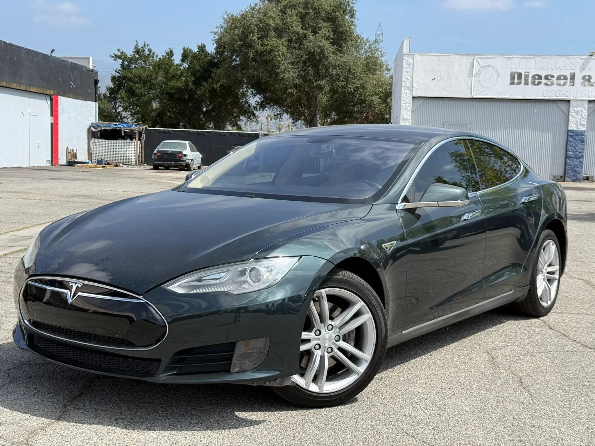 Used 2014 Tesla Model S P85 RWD image 3