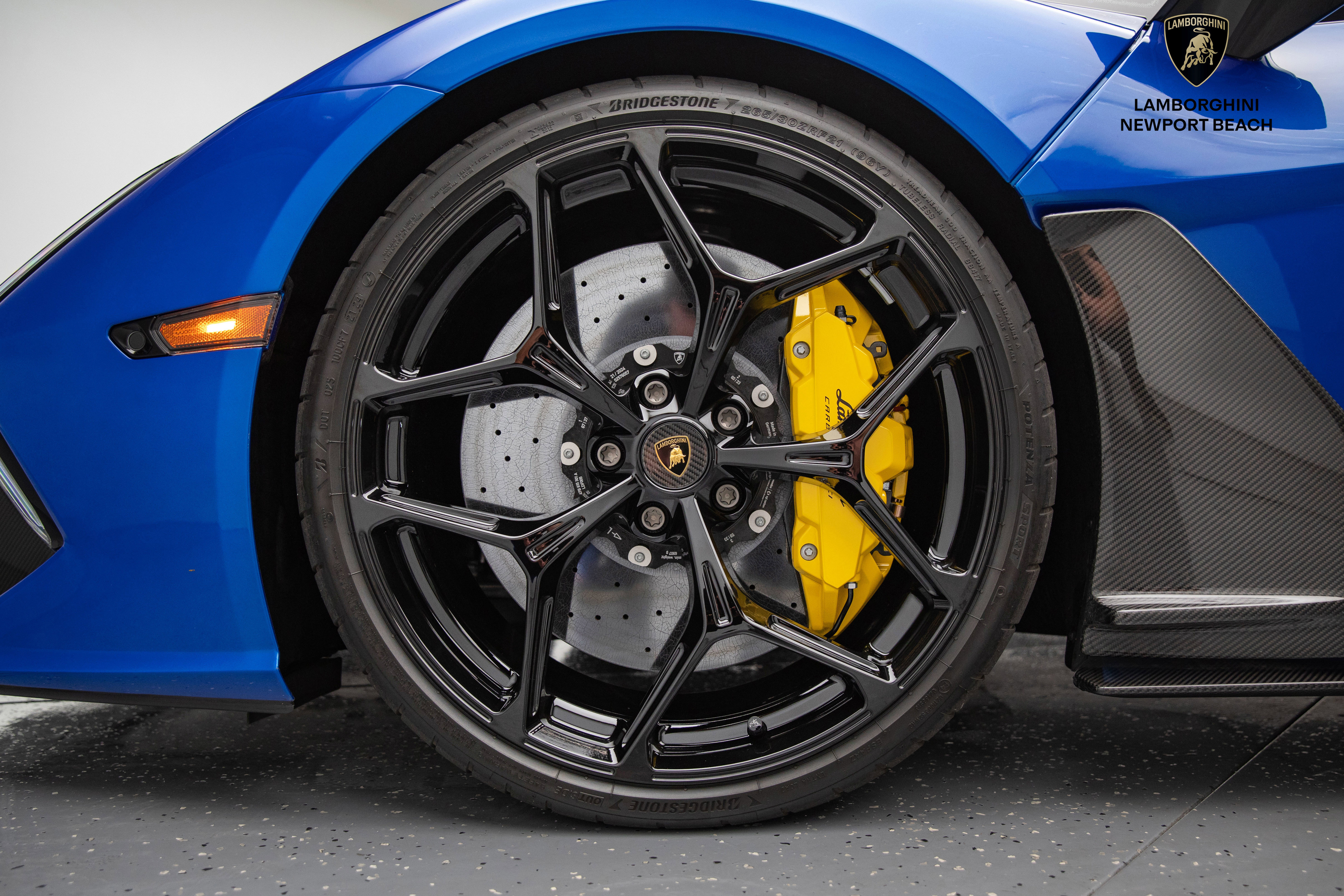 Used 2024 Lamborghini Revuelto image 54