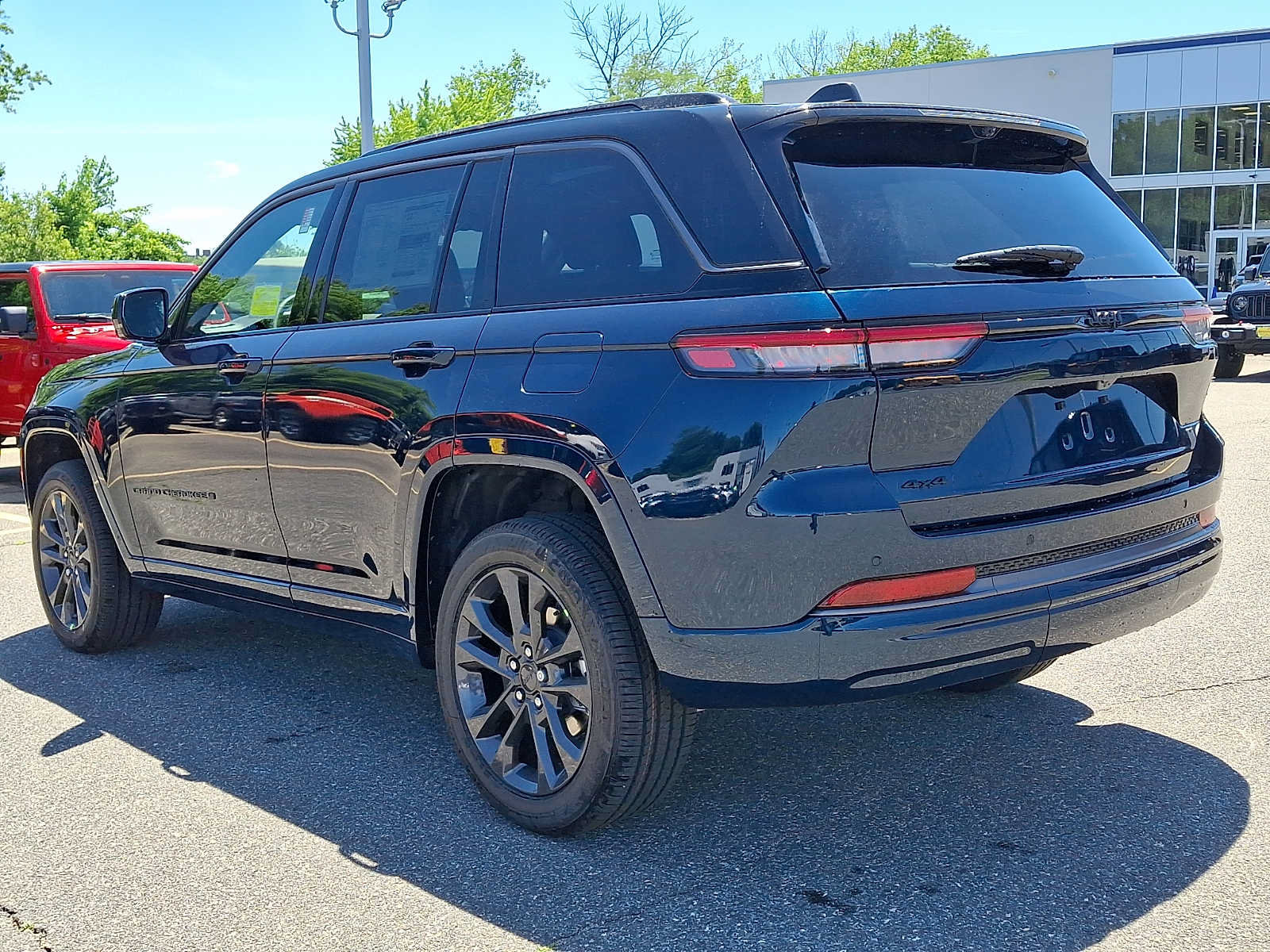 New 2026 Jeep Grand Cherokee Limited AWD/4WD image 3
