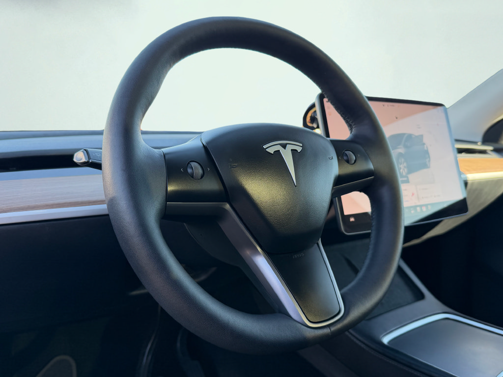 Used 2024 Tesla Model Y Long Range RWD image 38