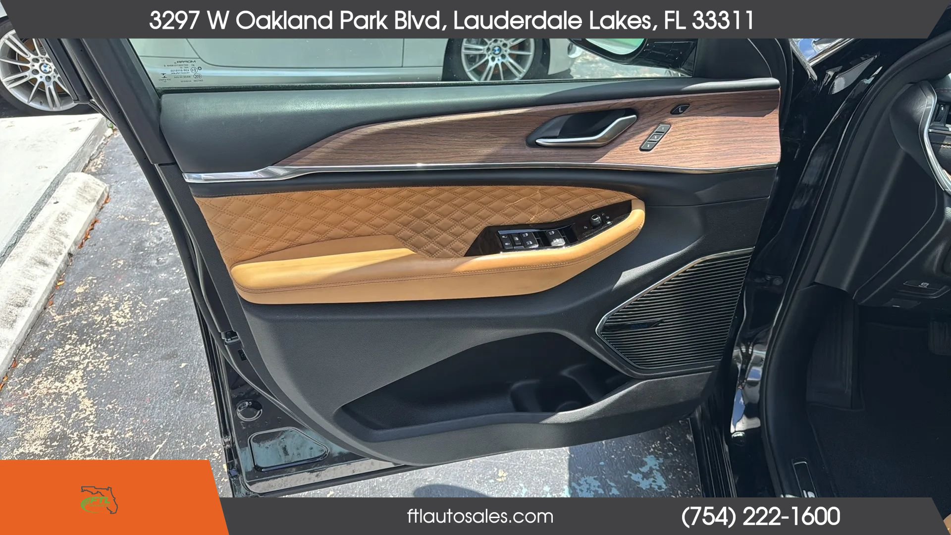 Used 2022 Jeep Grand Cherokee Summit w/ Luxury Tech Group V AWD/4WD image 22