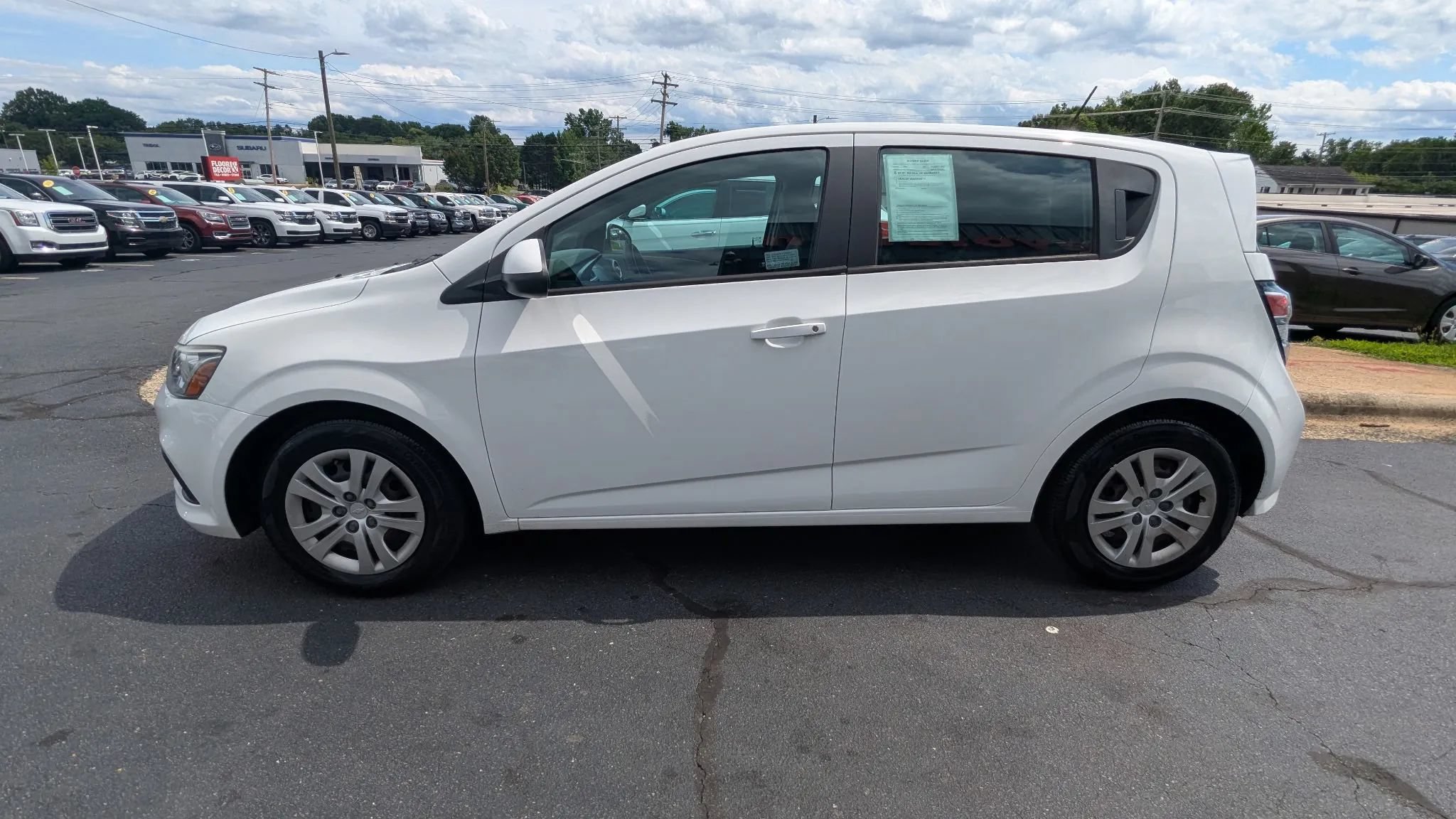 Used 2017 Chevrolet Sonic LT FWD image 4