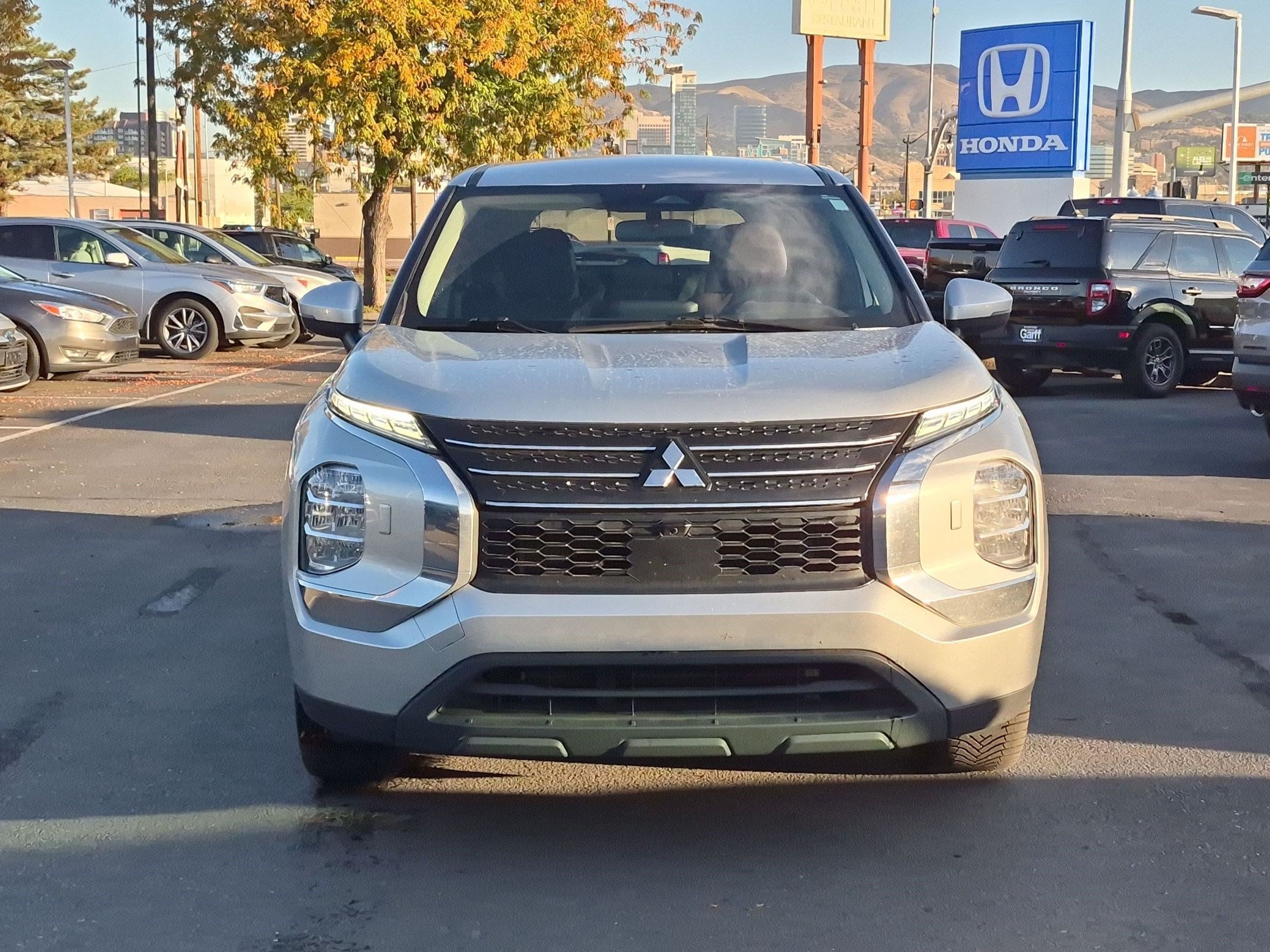 Used 2022 Mitsubishi Outlander ES AWD/4WD image 11