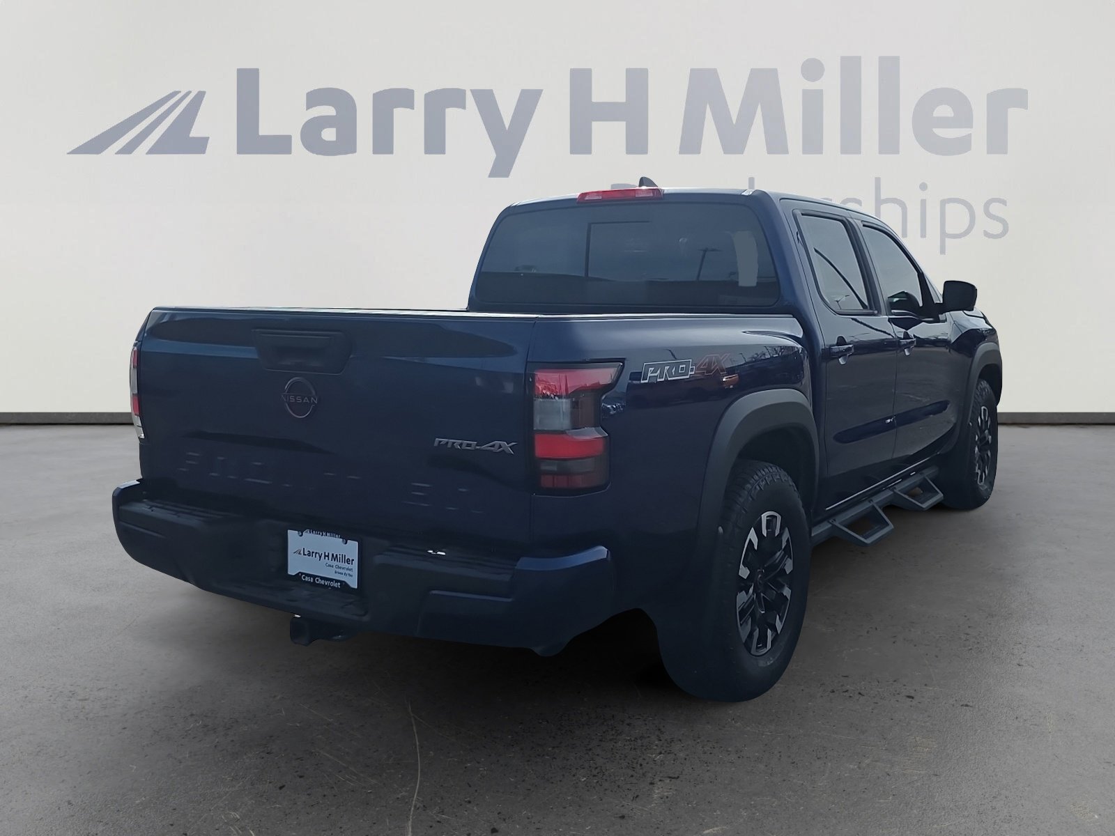 Used 2022 Nissan Frontier PRO-4X image 5