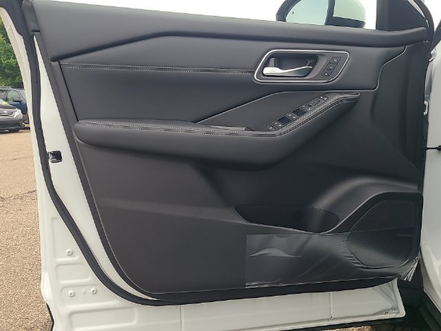 New 2026 Nissan Rogue Platinum AWD/4WD image 10