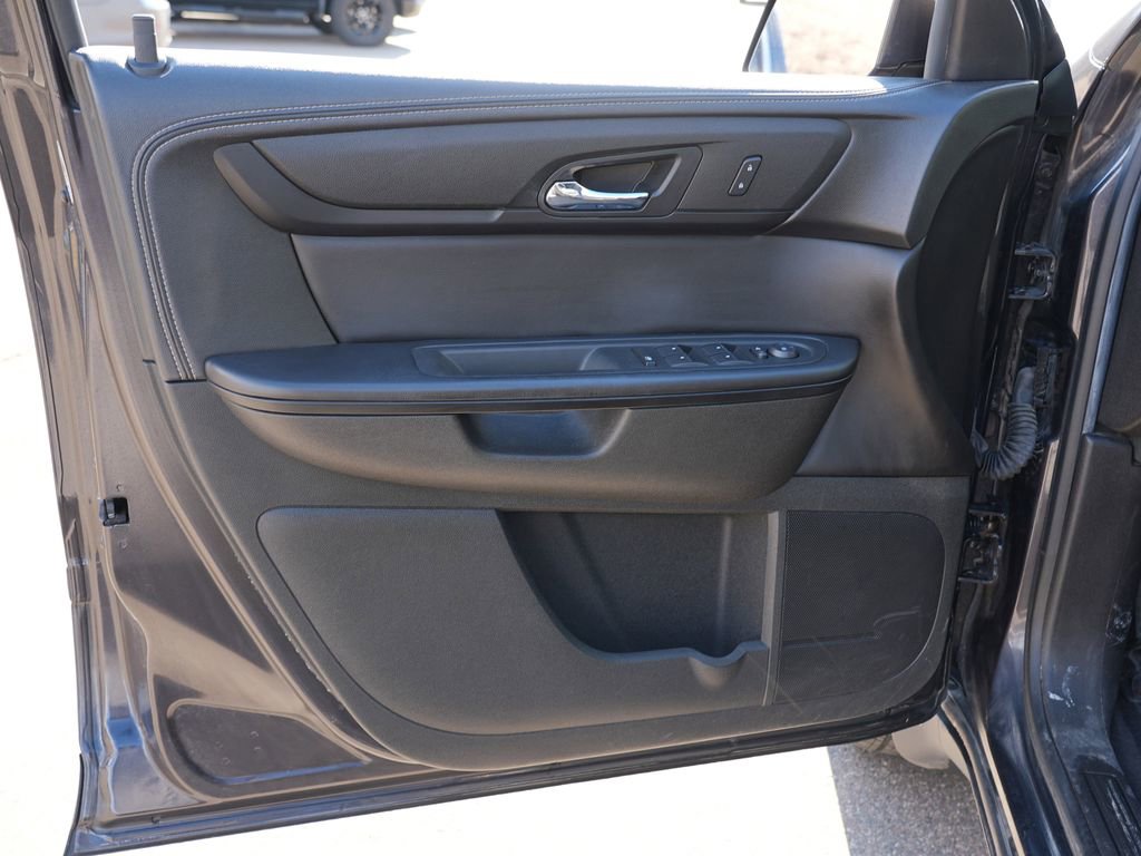 Used 2015 Chevrolet Traverse LT image 14