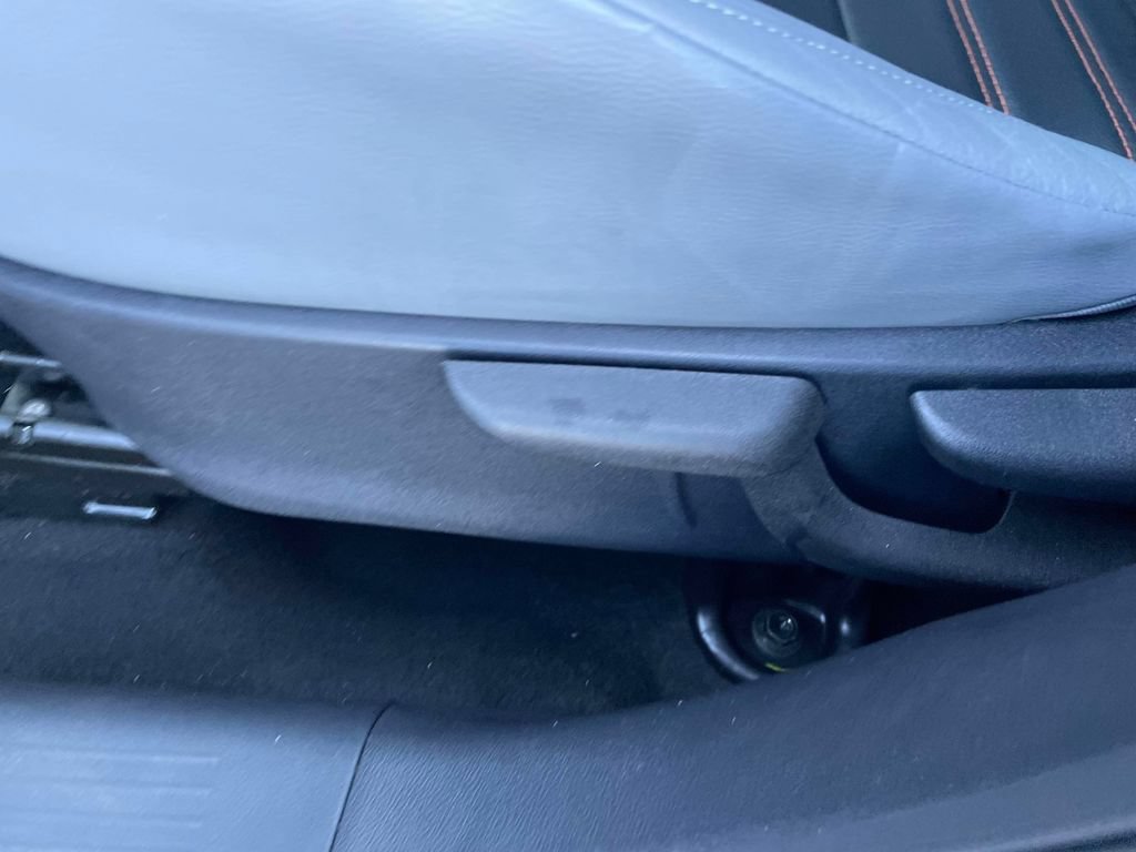 Used 2021 Nissan Kicks SR w/ SR Premium Package FWD image 21
