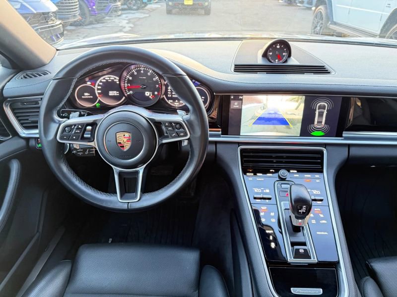 Used 2018 Porsche Panamera 4 w/ Premium Package image 20