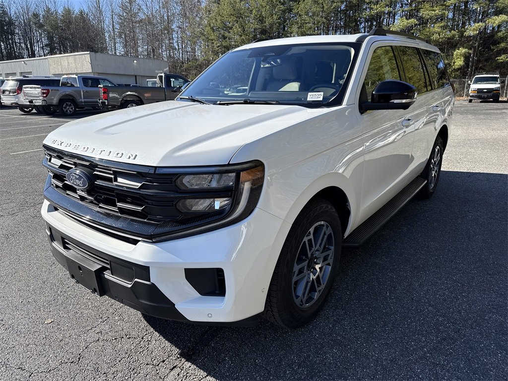 Used 2025 Ford Expedition Active video 3