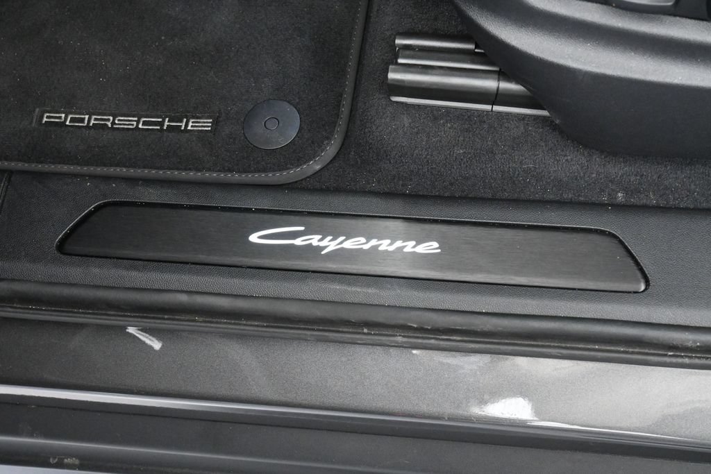 Certified 2026 Porsche Cayenne AWD/4WD image 16