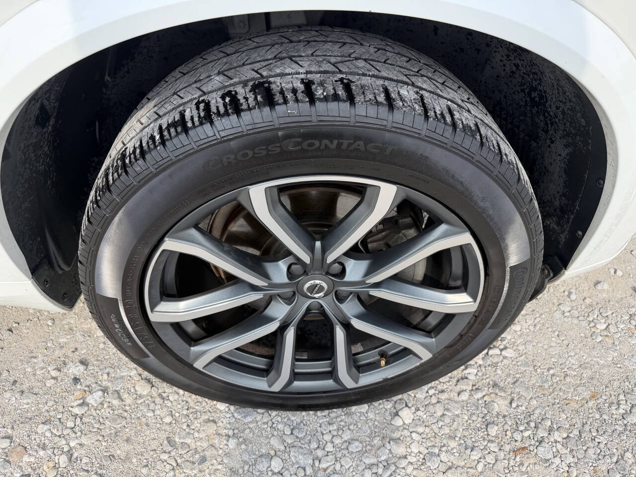 Used 2016 Volvo XC90 T6 Momentum w/ Momentum Plus Package AWD/4WD image 12