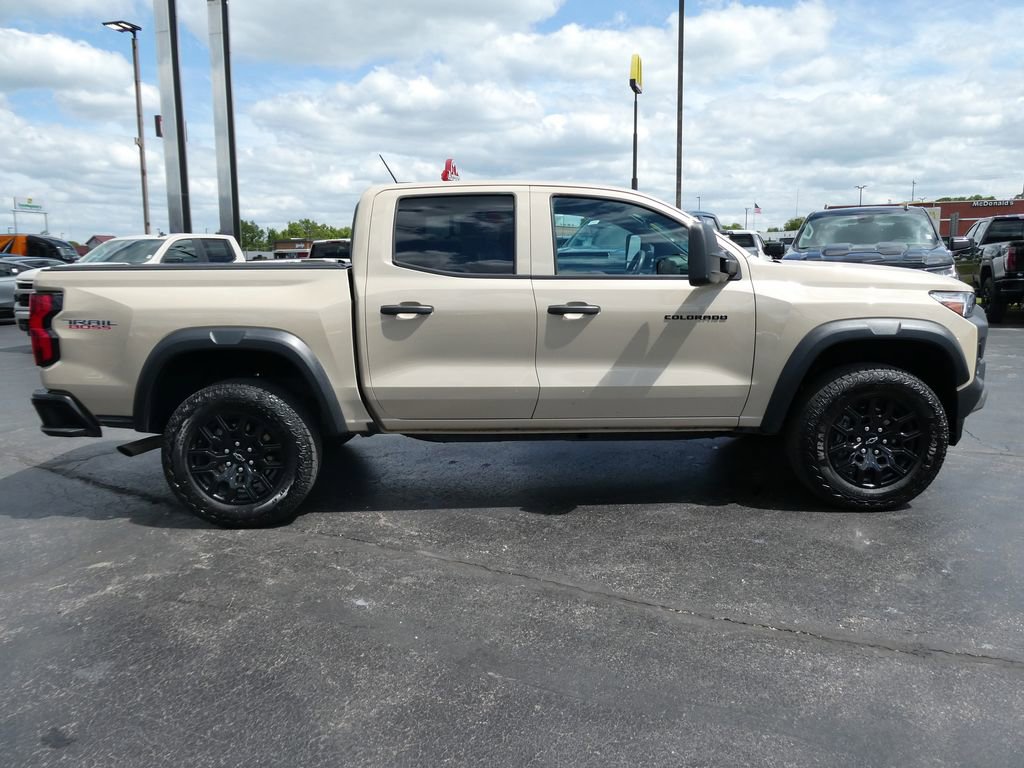 Certified 2024 Chevrolet Colorado Trail Boss w/ Advanced Trailering Package AWD/4WD image 4