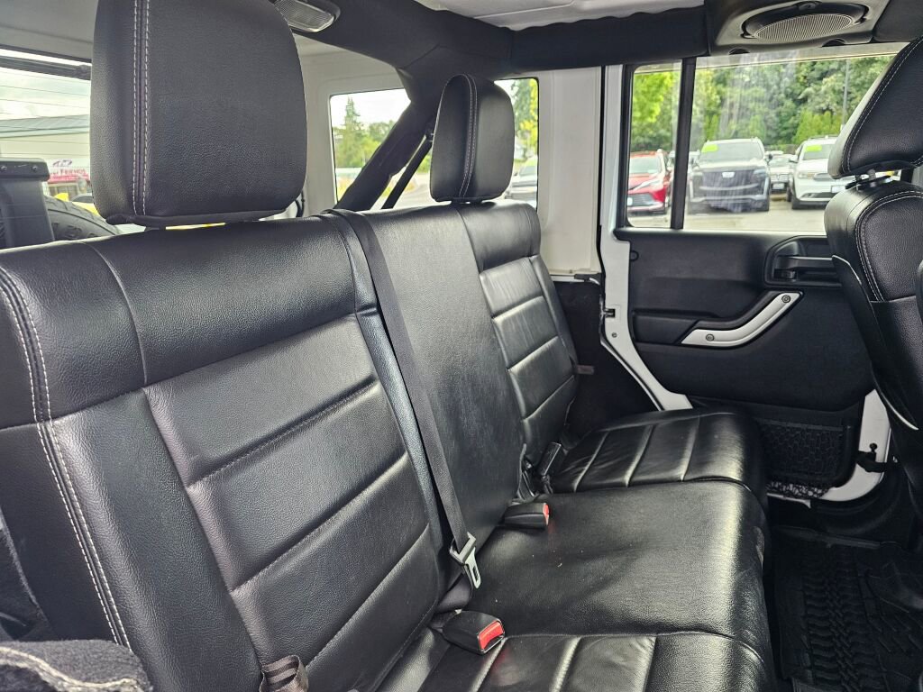 Used 2012 Jeep Wrangler Unlimited Sahara w/ Dual Top Group AWD/4WD image 13