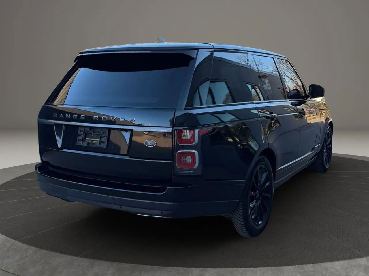 Used 2020 Land Rover Range Rover image 4