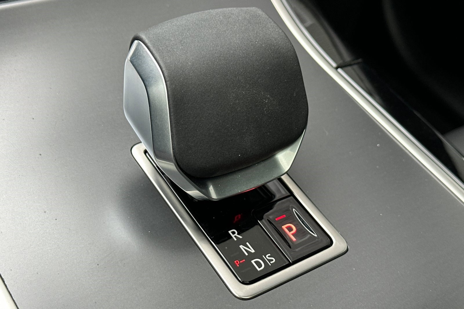 Used 2026 Land Rover Range Rover Velar S image 24