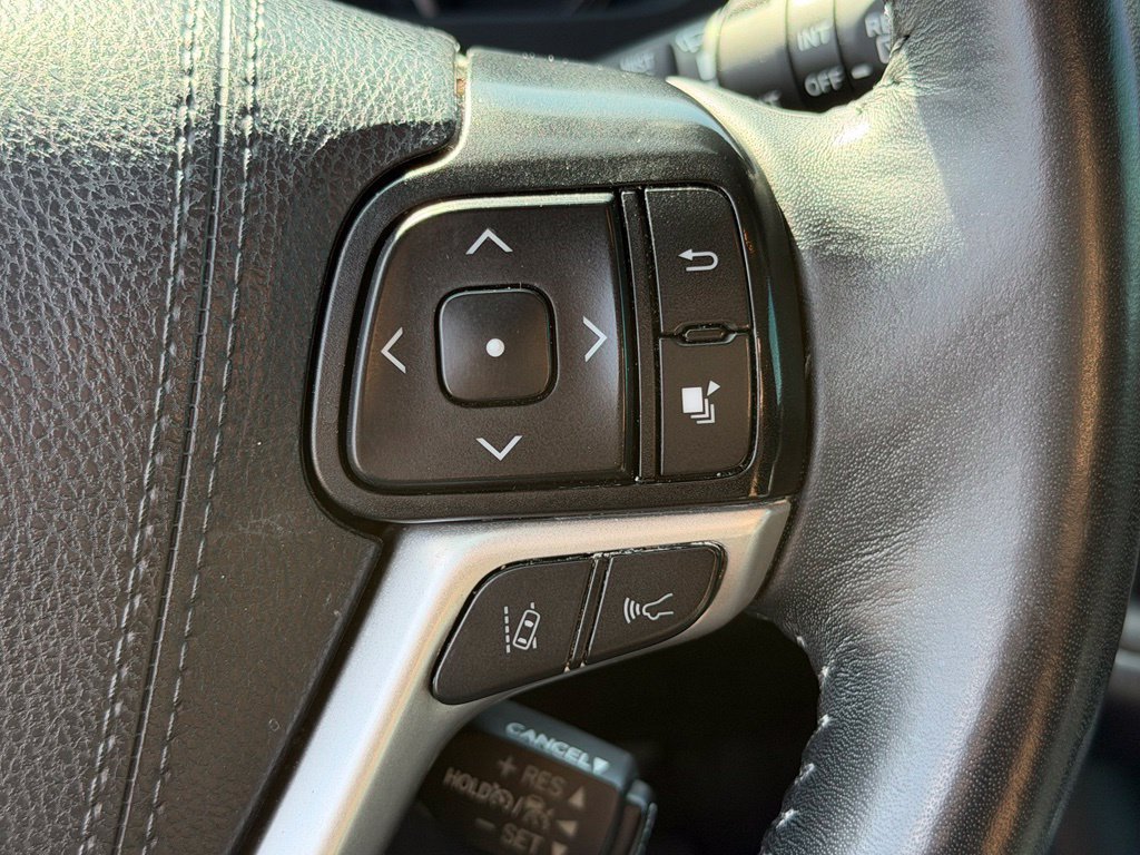 Used 2019 Toyota Highlander SE FWD image 17