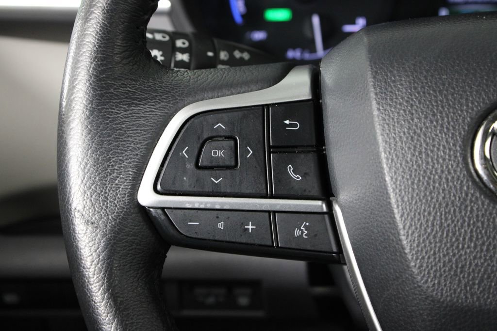 Used 2024 Toyota Sienna XLE image 27