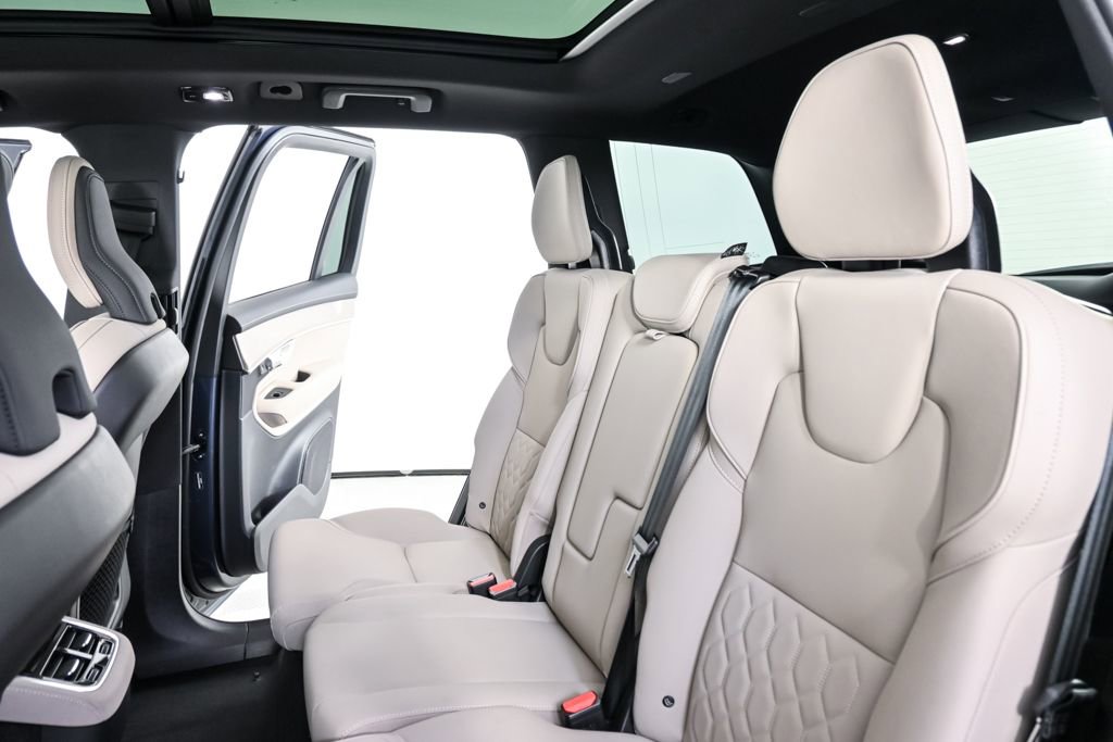 Certified 2025 Volvo XC90 B5 Core w/ Climate Package image 22