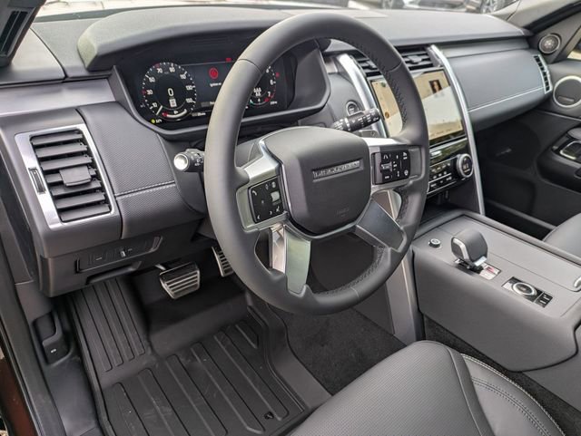 New 2026 Land Rover Discovery Limited Edition image 7