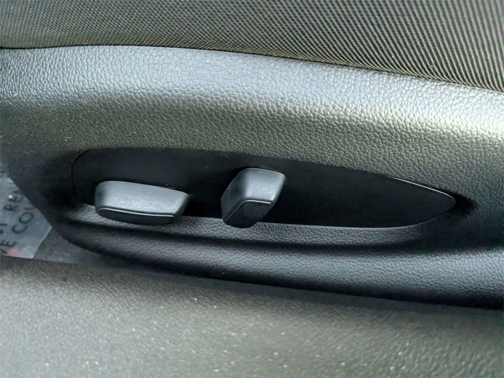 Used 2022 Chevrolet Camaro LT w/ RS Package image 17